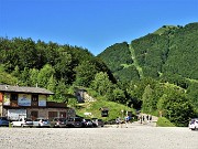 10 Partenza dal grande parcheggio gratuito di Ceresola-Rif. Trifoglio (1330 m)